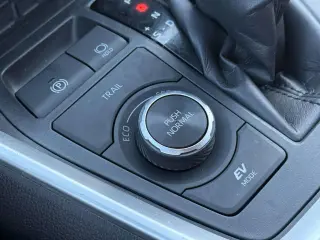 Toyota RAV4 Híbrido 2024 AWD XLE Premium 4dr SUV