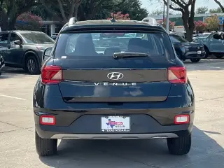 Hyundai VENUE 2025 SEL 4dr Crossover