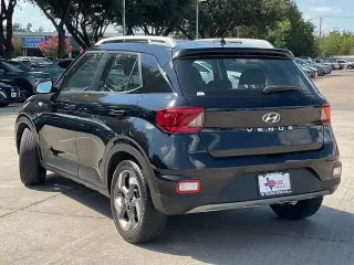 Hyundai VENUE 2025 SEL 4dr Crossover
