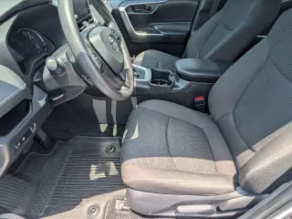 Toyota RAV4 2024 LE 4x4 SUV