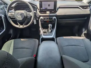 Toyota RAV4 2024 LE 4x4 SUV