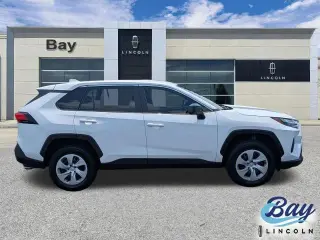 Toyota RAV4 2024 LE 4x4 SUV