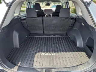 Toyota RAV4 2024 LE 4x4 SUV