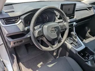 Toyota RAV4 2024 LE 4x4 SUV