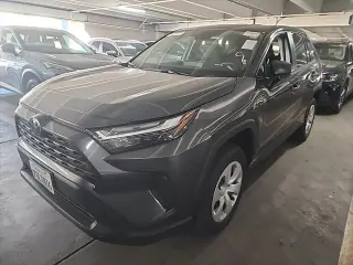 Toyota RAV4 2025 tractor 4x2 LE 4 puertas SUV