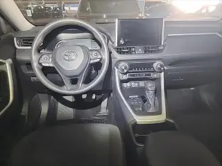 Toyota RAV4 2025 tractor 4x2 LE 4 puertas SUV