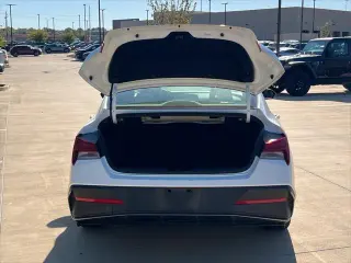 Hyundai ELANTRA Híbrido 2024 Azul Sedán 4 puertas