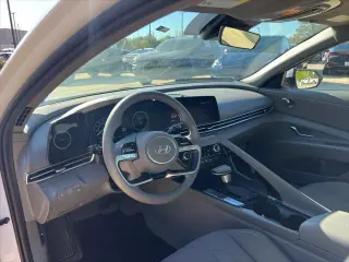 Hyundai ELANTRA Híbrido 2024 Azul Sedán 4 puertas
