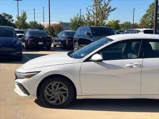 Hyundai ELANTRA Híbrido 2024 Azul Sedán 4 puertas