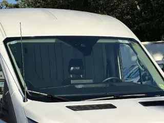 Ford Transit 2025 250 3 puertas LWB techo medio furgoneta de carga