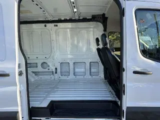 Ford Transit 2025 250 3 puertas LWB techo medio furgoneta de carga