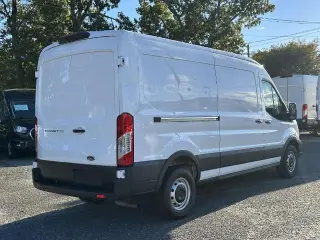 Ford Transit 2025 250 3 puertas LWB techo medio furgoneta de carga