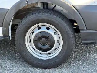 Ford Transit 2025 250 3 puertas LWB techo medio furgoneta de carga