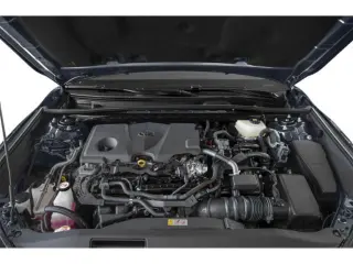 Toyota Camry 2025 SE Sedán 4 puertas