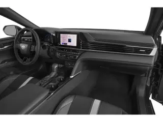 Toyota Camry 2025 SE Sedán 4 puertas