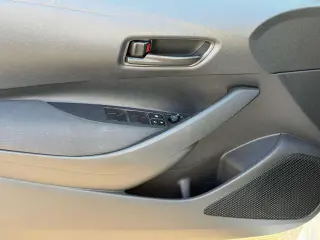 Toyota Corolla 2025 LE Sedán 4 puertas