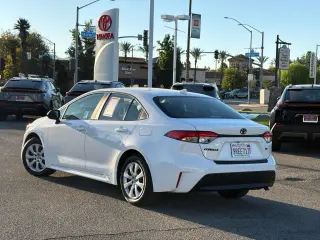 Toyota Corolla 2025 LE Sedán 4 puertas