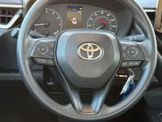 Toyota Corolla 2025 LE Sedán 4 puertas