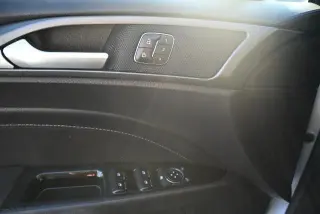 Ford Fusion 2014 con transmisión automática integral Titanium 4 puertas Sedán