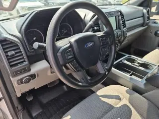 Ford F-350 Super Duty 2021 4x4 XLT 4dr Crew Cab 6.8 ft. SB SRW Pickup