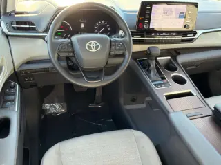 Toyota Sienna 2024 AWD LE 8-Pasajeros 4dr Mini-Van