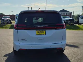 Chrysler Pacifica 2024 Touring L 4dr Mini-Van