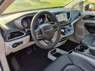 Chrysler Pacifica 2024 Touring L 4dr Mini-Van