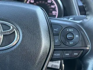 Toyota Camry 2024 SE Sedán de 4 puertas