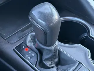Toyota Camry 2024 SE Sedán de 4 puertas