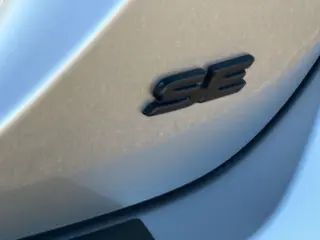 Toyota Camry 2024 SE Sedán de 4 puertas