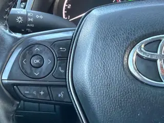 Toyota Camry 2024 SE Sedán de 4 puertas