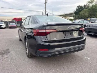 Volkswagen Jetta 2024 SE 4dr Sedán