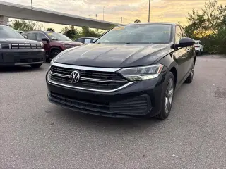 Volkswagen Jetta 2024 SE 4dr Sedán