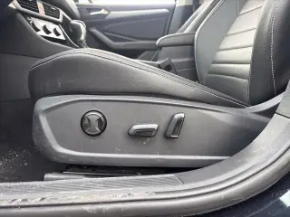 Volkswagen Jetta 2024 SE 4dr Sedán