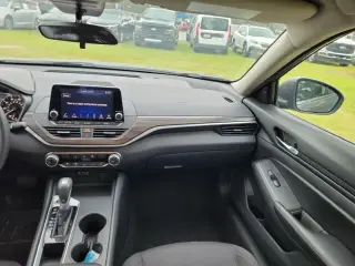 Nissan Altima 2025 2.5 SV 4dr Sedán