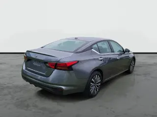 Nissan Altima 2025 2.5 SV 4dr Sedán