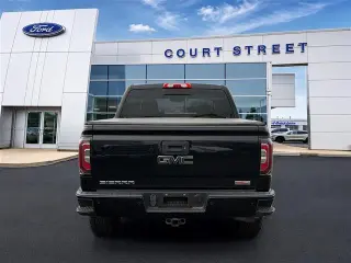 GMC Sierra 1500 2017 4x4 SLT 4dr Crew Cab 5.8 ft. SB