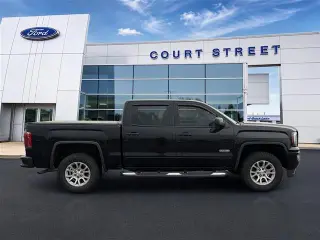 GMC Sierra 1500 2017 4x4 SLT 4dr Crew Cab 5.8 ft. SB