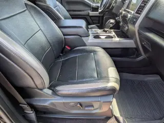 Ford F-150 2017 4x4 Raptor 4dr SuperCrew 5.5 ft. SB