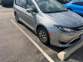 Chrysler Pacifica 2019 Touring L Plus 4dr Mini-Van
