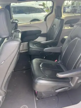 Chrysler Pacifica 2019 Touring L Plus 4dr Mini-Van