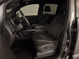 Nissan Titan 2018 4x4 SV 4 puertas Crew Cab