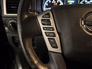 Nissan Titan 2018 4x4 SV 4 puertas Crew Cab