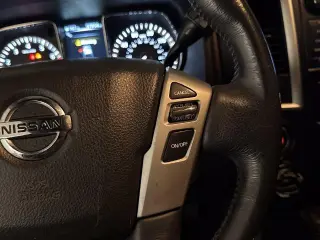 Nissan Titan 2018 4x4 SV 4 puertas Crew Cab