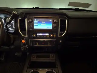 Nissan Titan 2018 4x4 SV 4 puertas Crew Cab