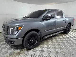 Nissan Titan 2018 4x4 SV 4 puertas Crew Cab