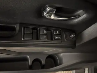 Nissan Titan 2018 4x4 SV 4 puertas Crew Cab