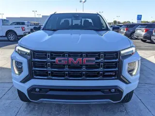 GMC Canyon 2023 4x4 AT4 4dr Cabina Crew 5 ft. SB