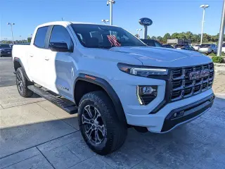 GMC Canyon 2023 4x4 AT4 4dr Cabina Crew 5 ft. SB