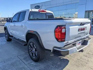 GMC Canyon 2023 4x4 AT4 4dr Cabina Crew 5 ft. SB